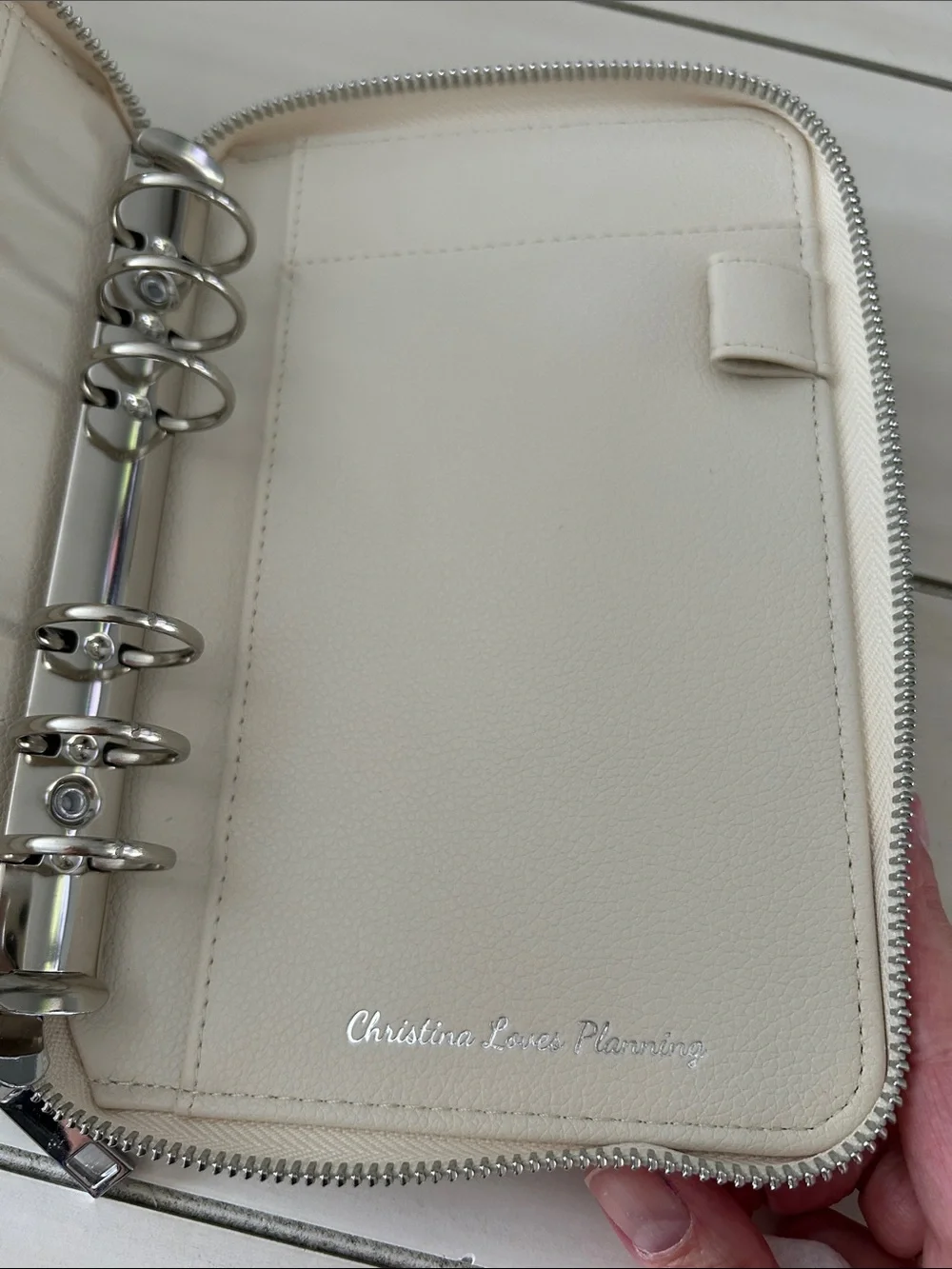 Classic Zip Around Pebbled Binder - Cream